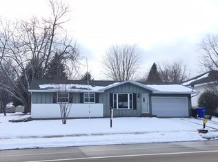 2113 E John St, Appleton, WI 54915