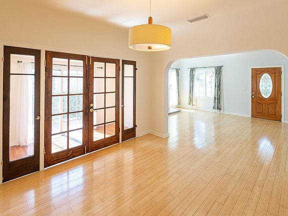 5th image of 1688 Corson St