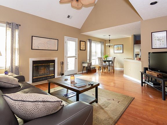 2nd image of 2604 Ashbrooke Dr