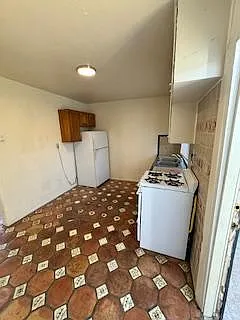 1303 N Columbus Blvd #C — Photo 7