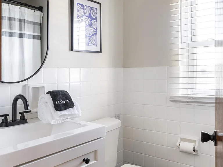W 6th Ave — Photo 37