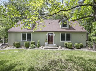 80 Lodge Ln, Sugar Grove, OH 43155