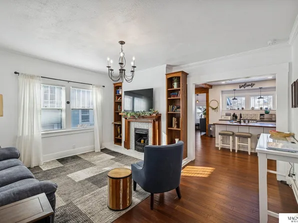 611 Elmwood Ave, Lincoln, NE 68510