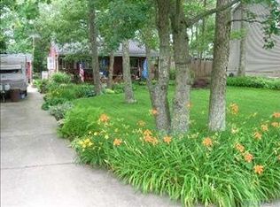 20 Ruth Pl, North Babylon, NY 11703