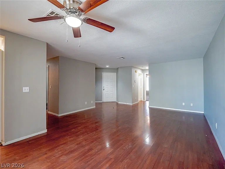 1401 Linnbaker Ln #202 — Photo 5