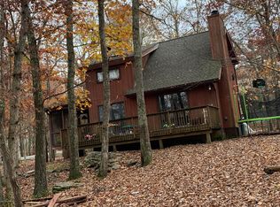 2104 Apley Dr, Bushkill, PA 18324