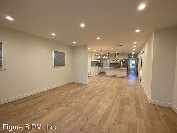 2nd image of 1546 N Mariposa Ave #1548