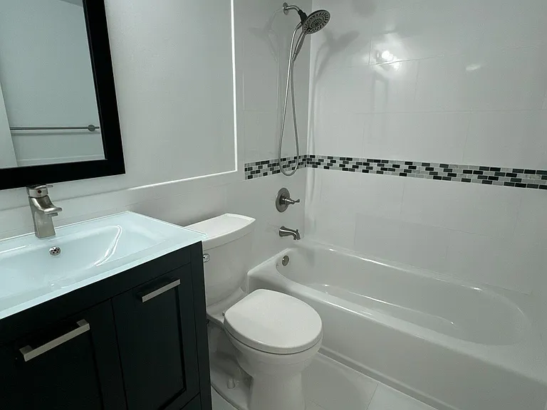111 Riviera Cir — Photo 29