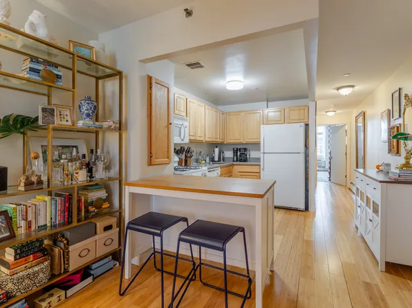 130 Bradhurst Avenue image 3 of 10