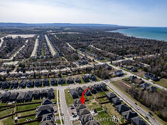 3rd image of 46 Simona Ave