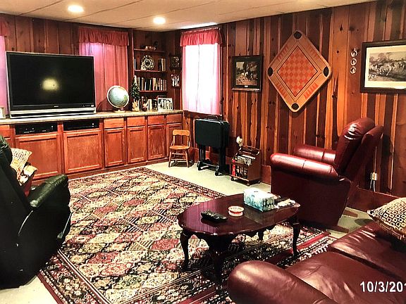 Basement Living/Bed NC