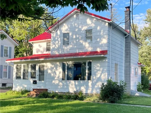 25 White St, Seneca Falls, NY 13148