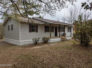 1972 Lockey Dr, Sneads, FL 32460