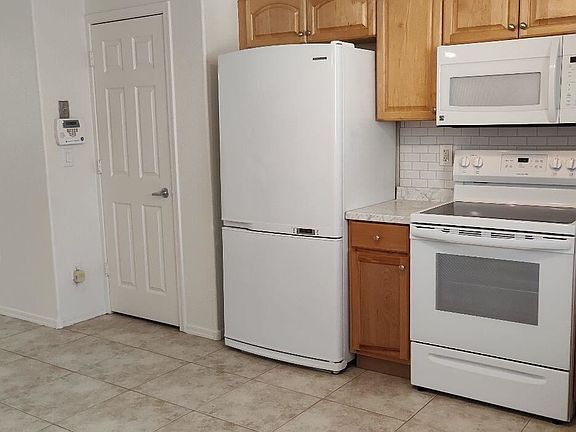 3rd image of 3416 W Tangerine Ln
