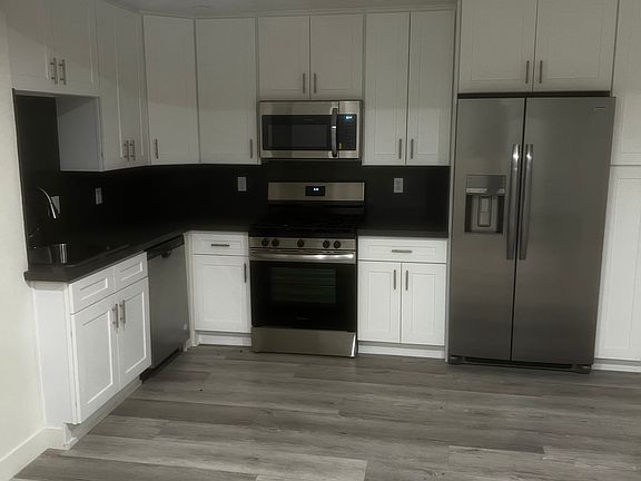 4th image of 11659 Chandler Blvd APT 5