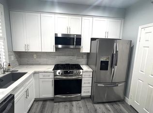 425 W Summerfield Cir, Anaheim, CA 92802