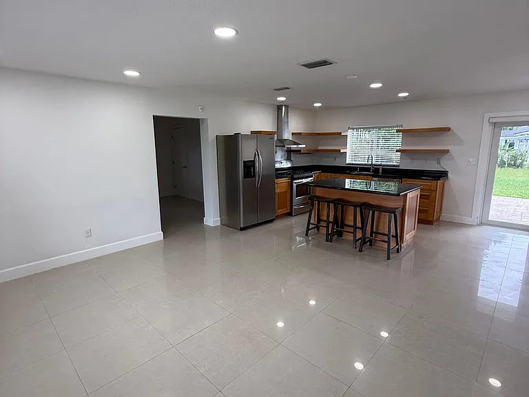 10823 SW 62nd Ter — Photo 6