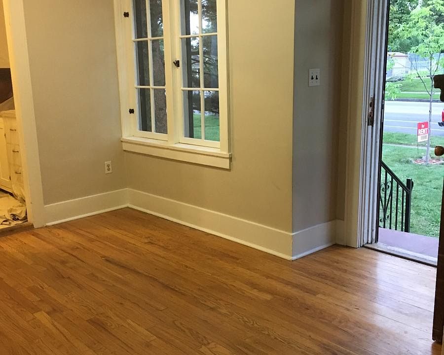 Living room to front entrance.