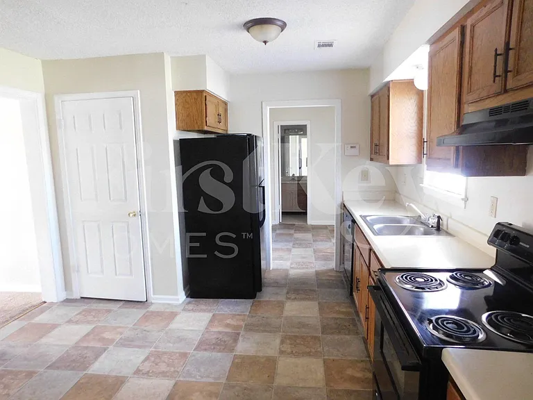 2428 Green Glen Dr — Photo 6