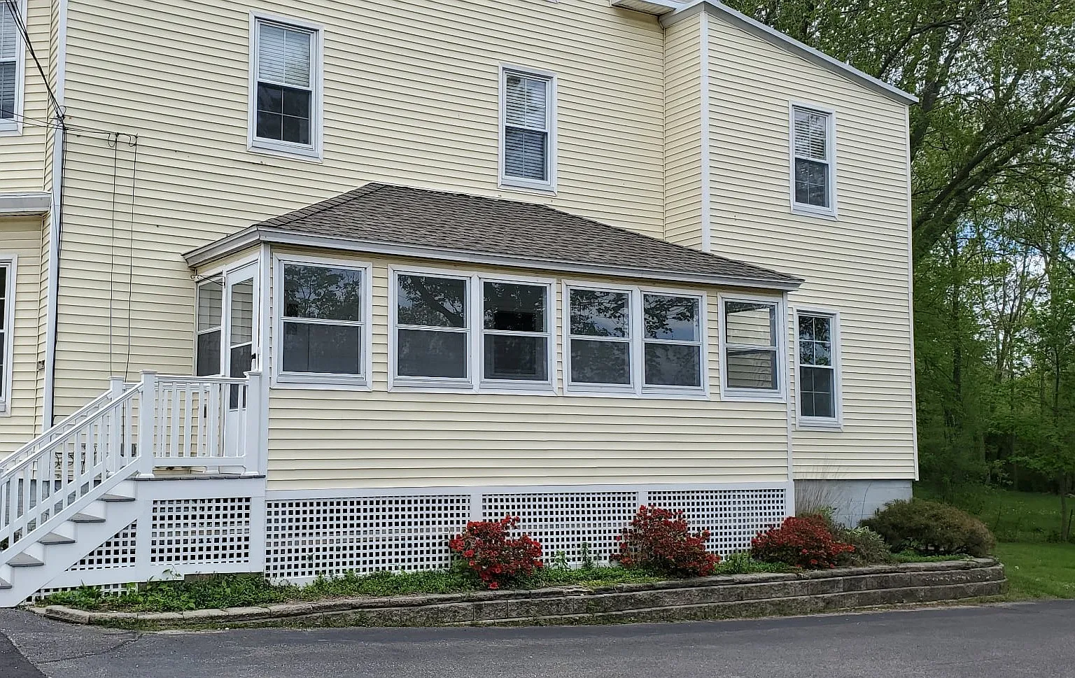 2 bed, 1000 sqft, $3,570 — Photo 1