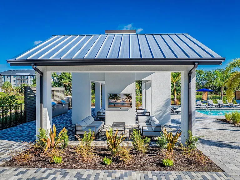 The Crossing at Palm Aire apartments community photo