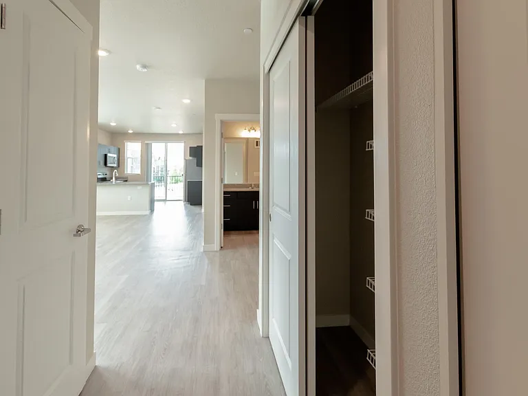 Abbey Creek Apartments — Photo 25