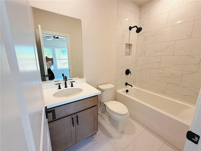2450 Colliers Ln — Photo 60