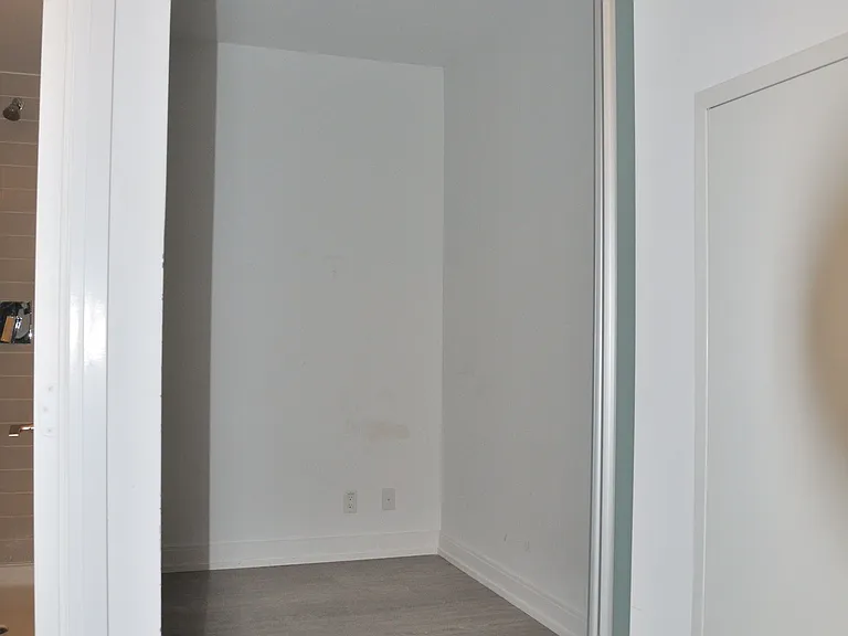181 Dundas St E #2615 — Photo 9