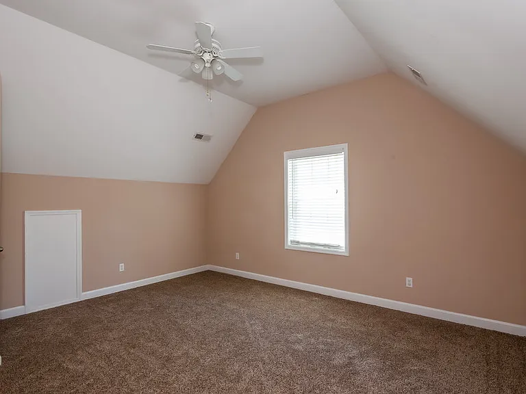 906 Houston Heights Rd — Photo 8