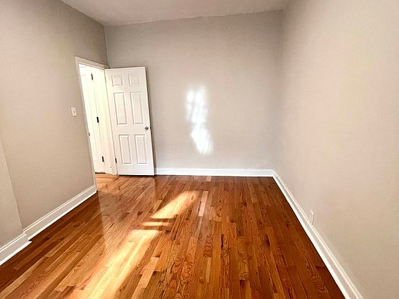5th image of 3058 34th St APT 2D