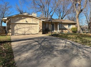 1616 E Oak Forest Rd, Derby, KS 67037