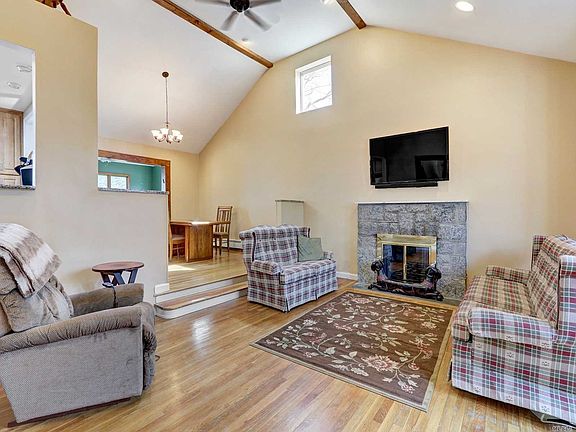 3rd image of 1465 Andrews Ln