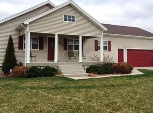 811 14th St, Central City, NE 68826