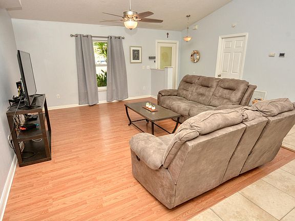 5th image of 2817 SW Savona Boulevard