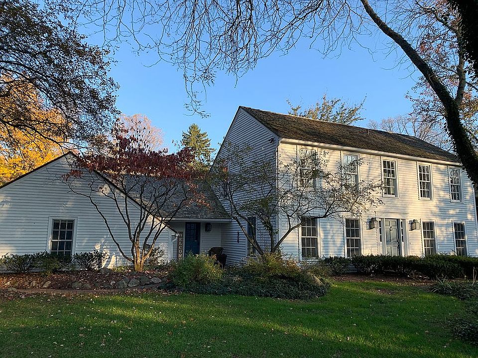 2nd image of 32370 Lahser Rd