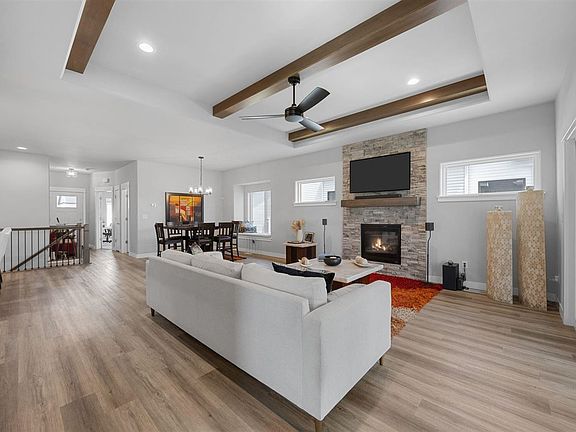 4th image of 1237 Berkshire Ln