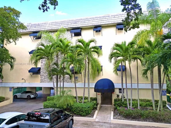 427 Santander Ave APT 403, Coral Gables, FL 33134