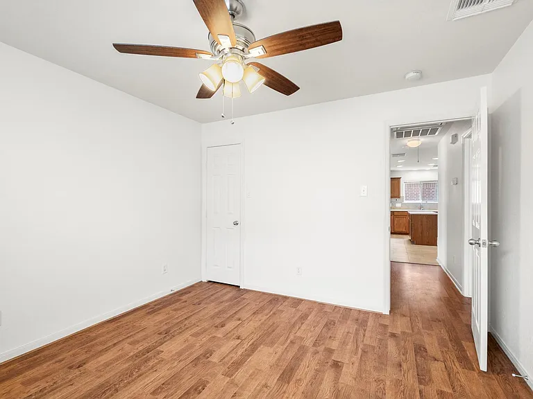 3211 Falcon Trail Dr — Photo 37