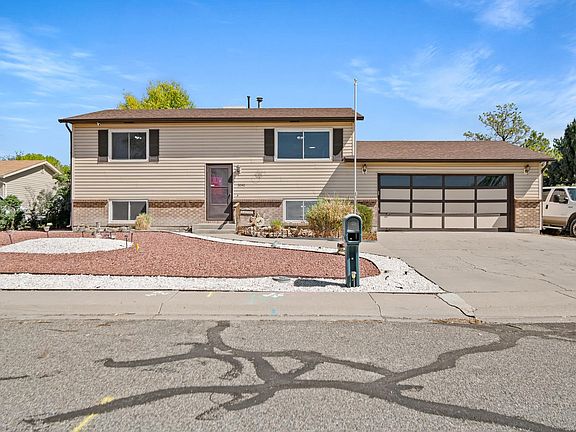 2nd image of 3040 Gunnison Ave