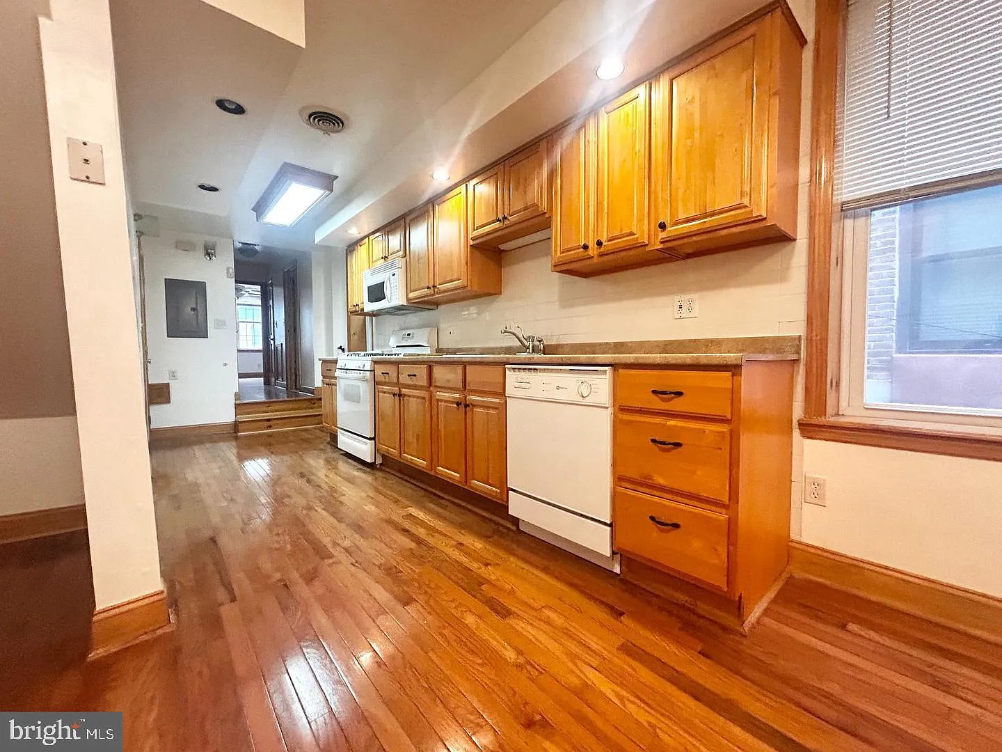 1 bed, 2739 sqft, $1,350 — Photo 3