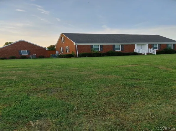 100 Castle Ct, Suffolk, VA 23434