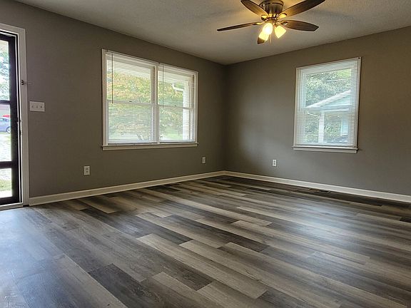 4th image of 233 Duncan Ln S