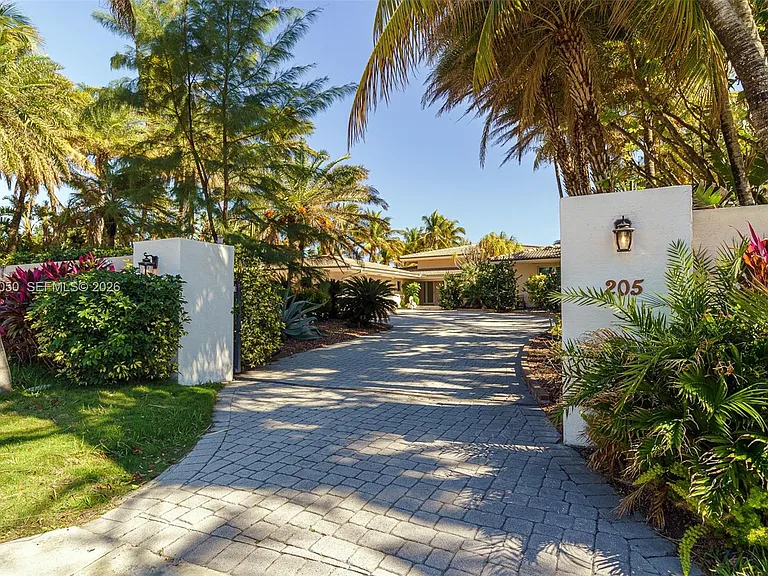 205 Ocean Blvd — Photo 2