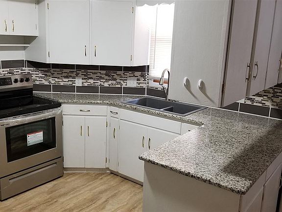 3rd image of 48 Eastwood Dr