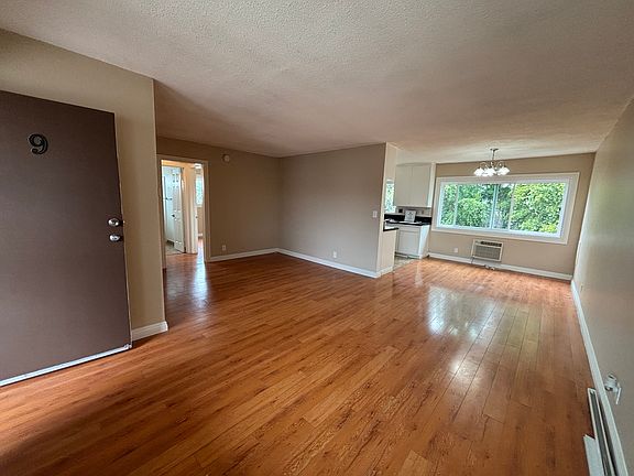 2nd image of 13545 Vanowen St APT 1