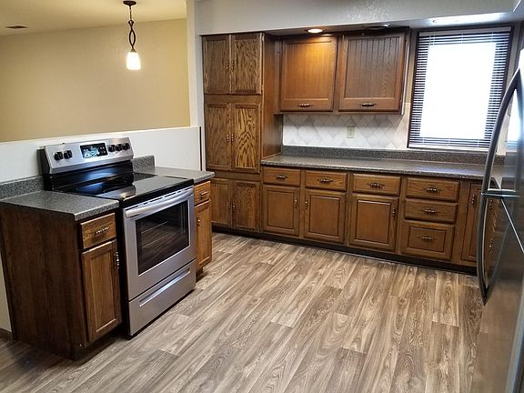 2nd image of 635 W 11th St APT 12