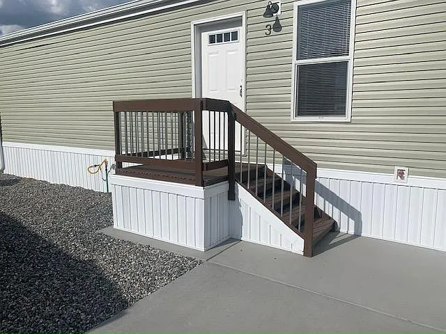3 bed, 2.0 bath, 960 sqft, $1,659 — Photo 2