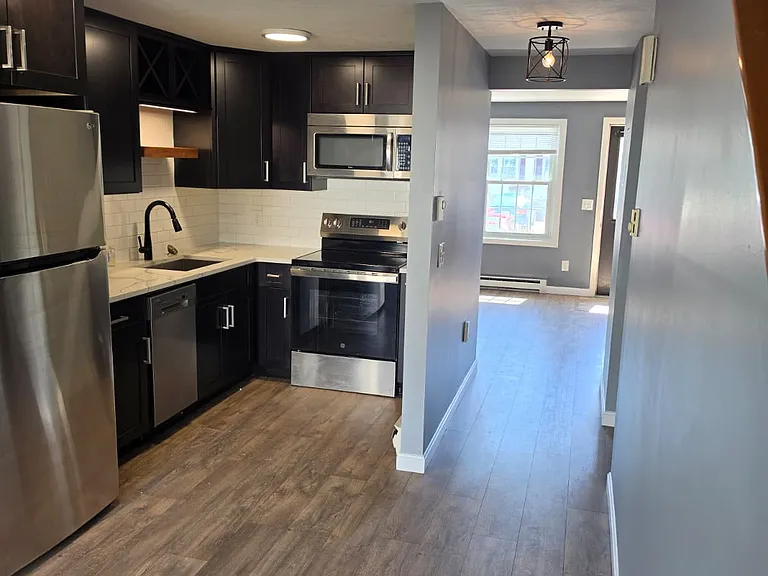 794 Court St #D — Photo 7