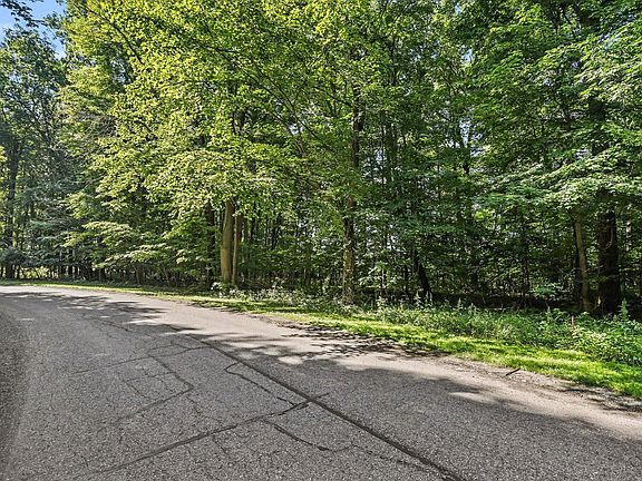 3rd image of 13986 Peninsula Dr