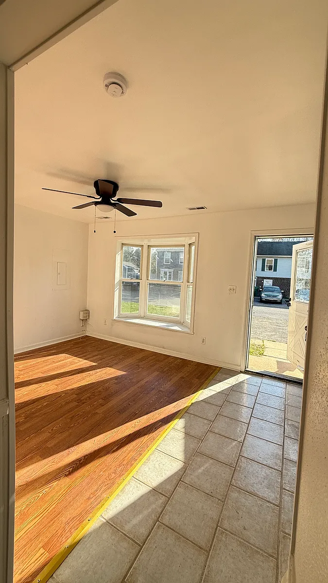 living room - 304 Thayer Ct